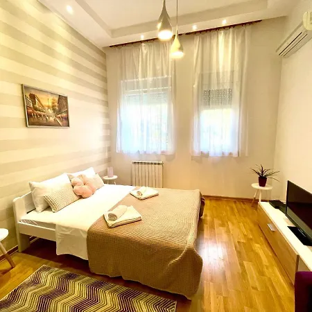 Appartement Dora Stan Na Dan Novi Savada Blok A, Parking 5 Evra Dan *