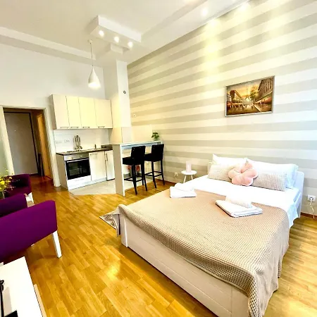 Dora Stan Na Dan Novi Savada Blok A, Parking 5 Evra Dan Apartment *