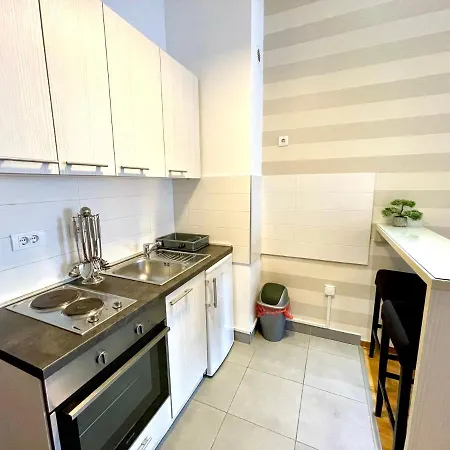 Dora Stan Na Dan Novi Savada Blok A, Parking 5 Evra Dan *